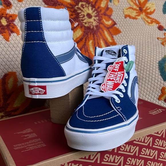 Vans Comfycush Sk8-Hi Tri-Tone True Blue/Moon Men’s sneakers - Picture 2 of 16